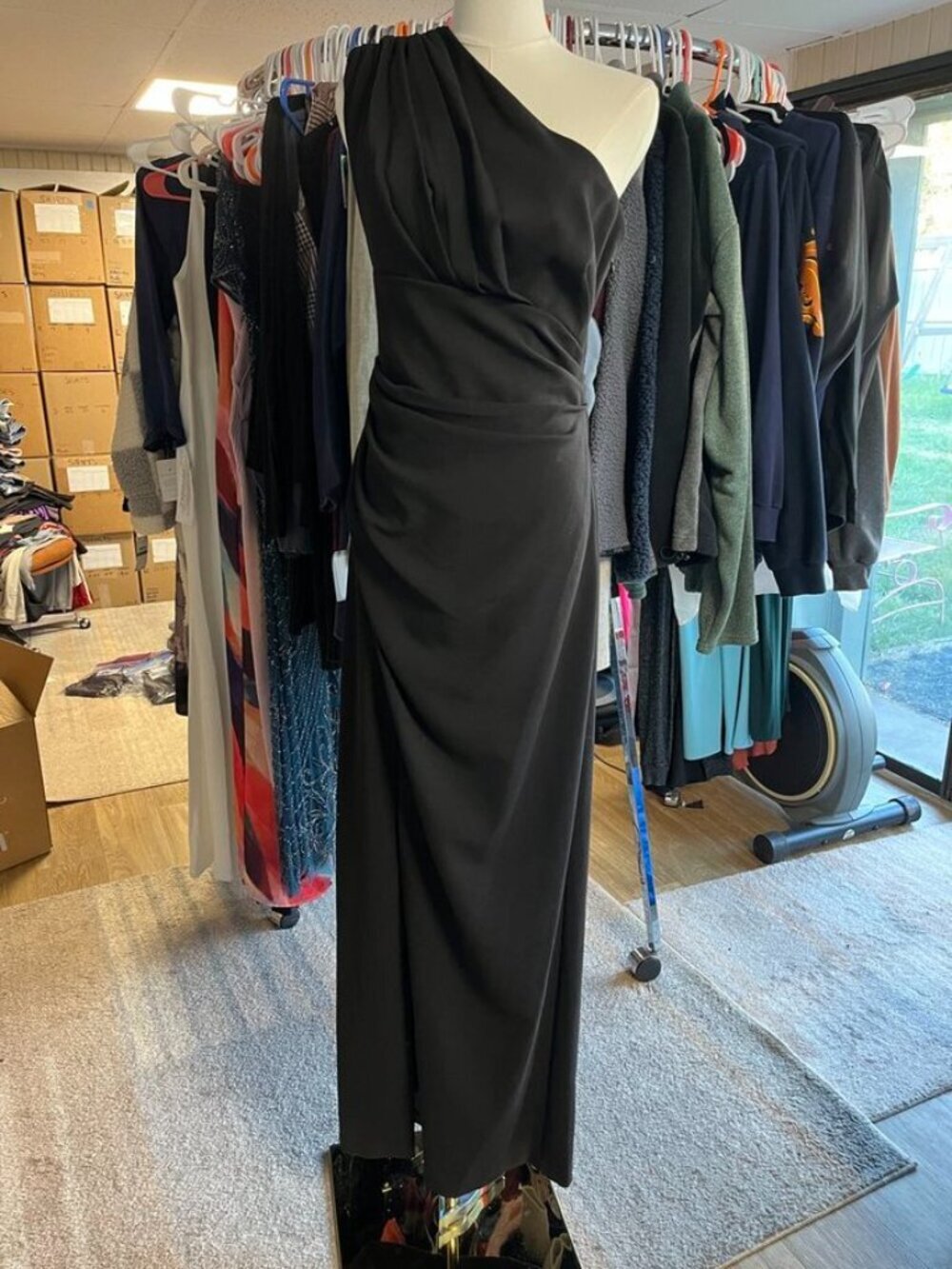 Vince Camuto Draped One-Shoulder Crepe Gown Black Size 6 NWT - Picture 3 of 13